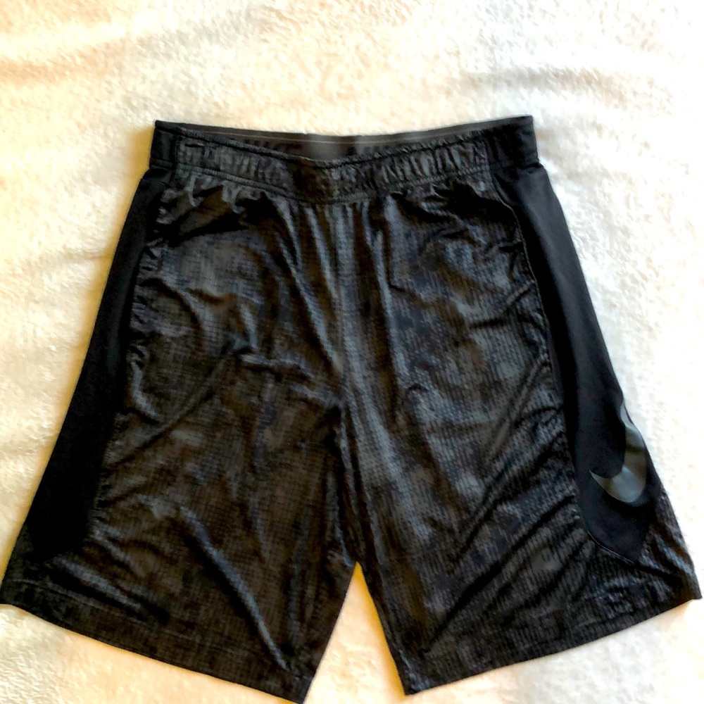 Men’s Nike Dry-Fit Shorts VGUC